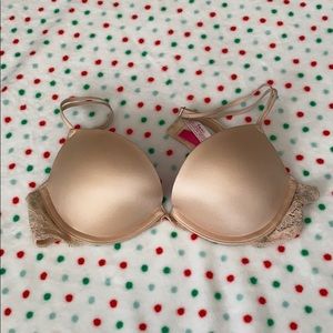 Victoria’s Secret Heartbreaker Push-Up Bra